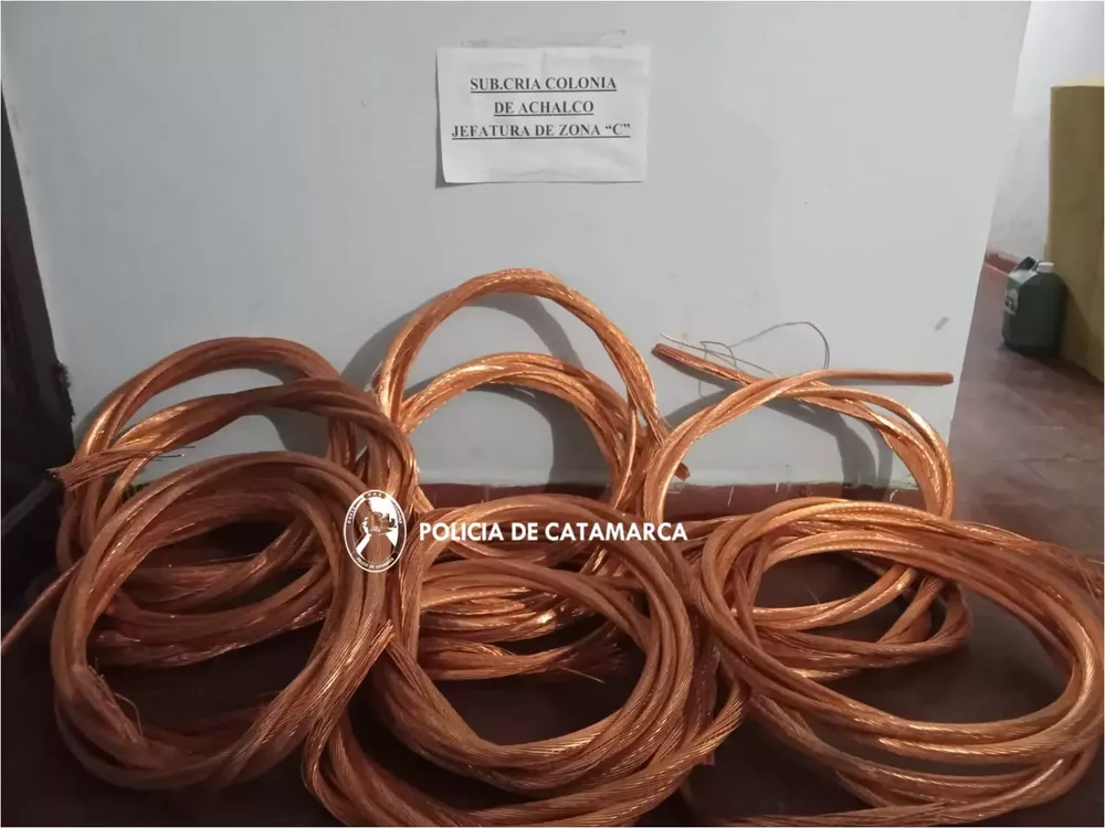 Rollo de cables colonia de Achalco