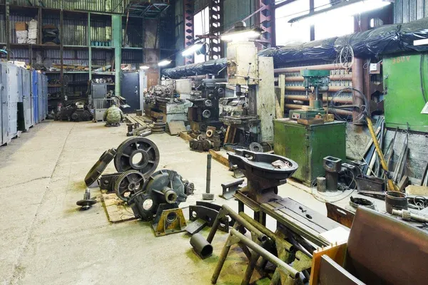 depositphotos_60168867-stock-photo-turnery-mechanical-workshop-with-lathes