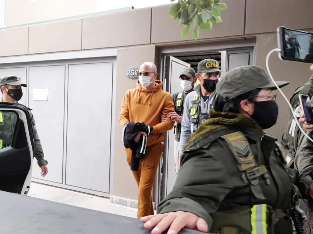 rBl0jAE5__2000x1500__1