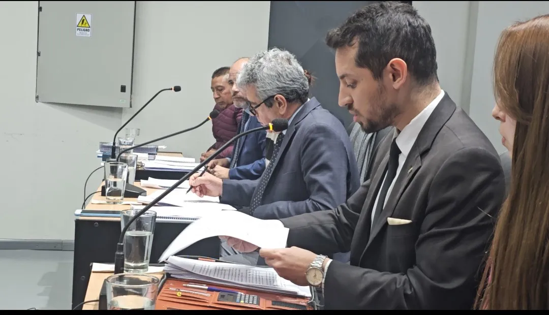 Screenshot_20240625_215347_Video Player~2