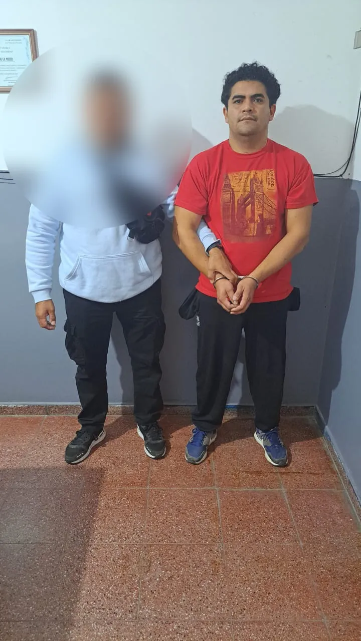 Picsart_23-06-04_19-11-47-943