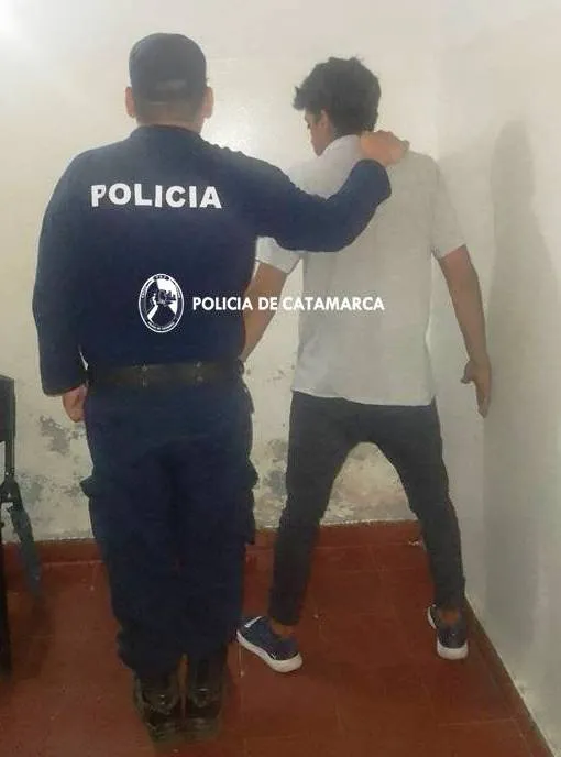 noticia.foto1.b133f569d9d98e47.4170726568656e64656e206120756e206a6f76656e20792072656375706572616e20756e61206d6f746f6369636c65746120737573747261c3ad64612e6a7067