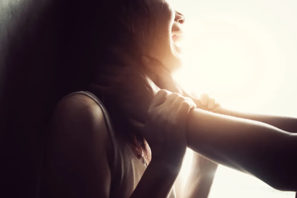 domestic-violence-strangle