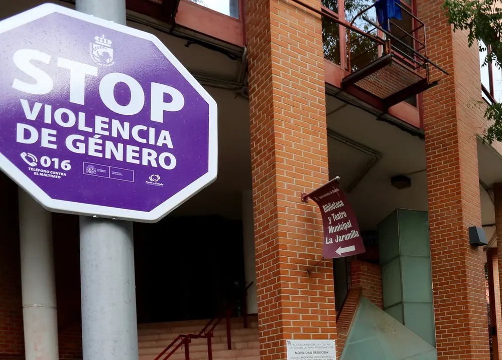 INSTALACION-SENALES-VIOLENCIA-GENEROI4A6825-copia