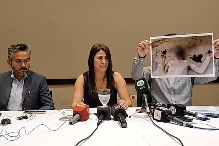 los-hijos-de-juan-carlos-rojas-y-el-abogado-de-la-CMCAMWZN3NAI5G6YFXJ3EQ4PNQ